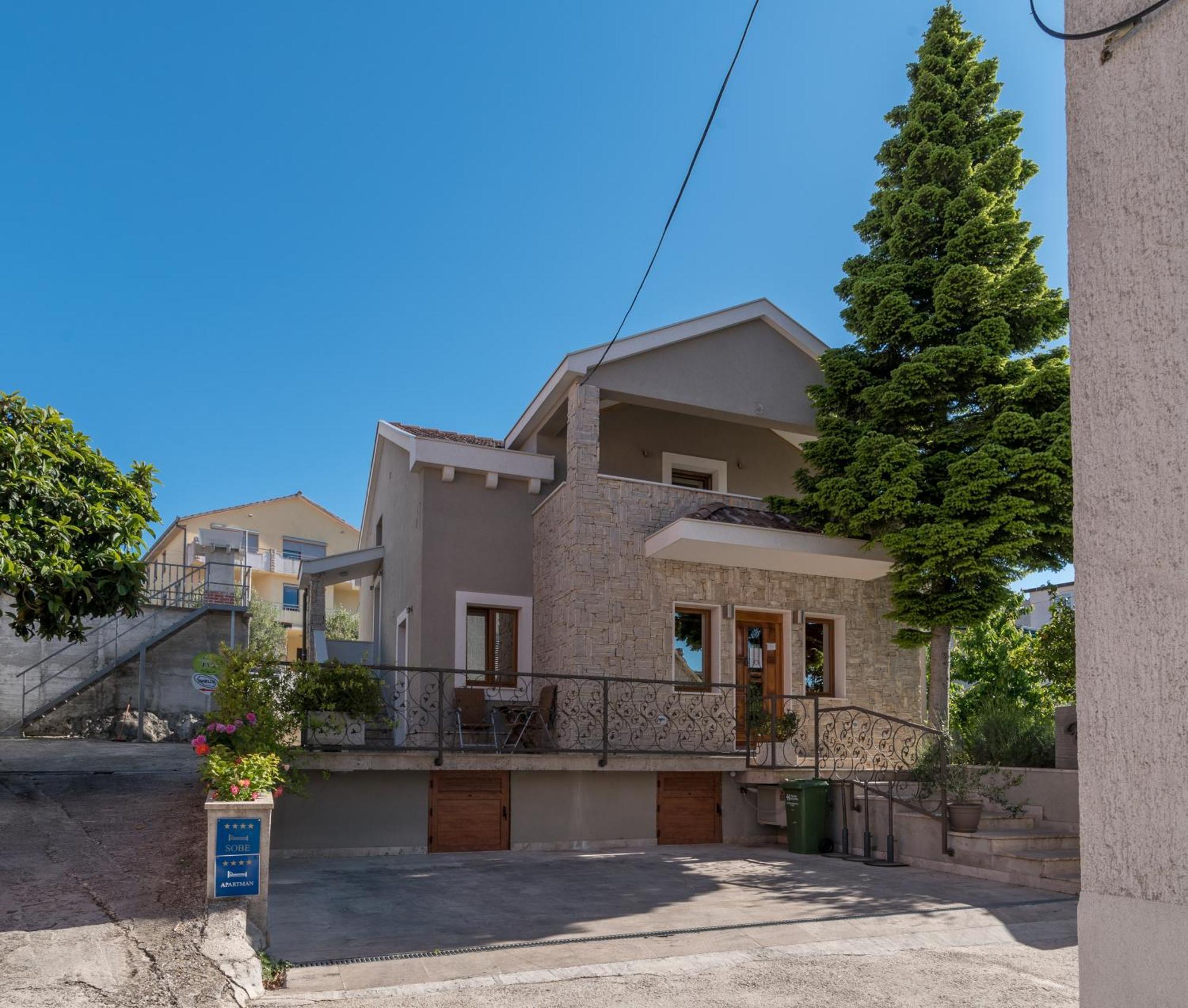 Villa Lucica Trogir Exterior photo